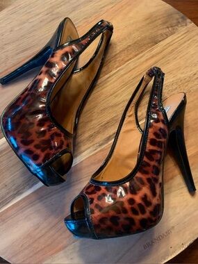 Steve Madden Leopard Print Peep Toe Slingback Stiletto Heels Size 8 Chic